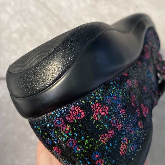 ALEGRIA Floral Slip On Clogs - Classic - Picture 15 of 15